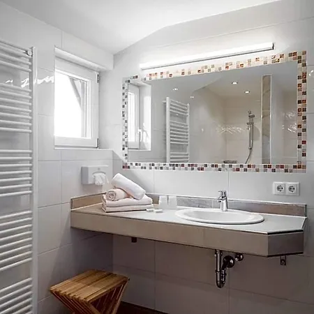 Edelbrunn Inn